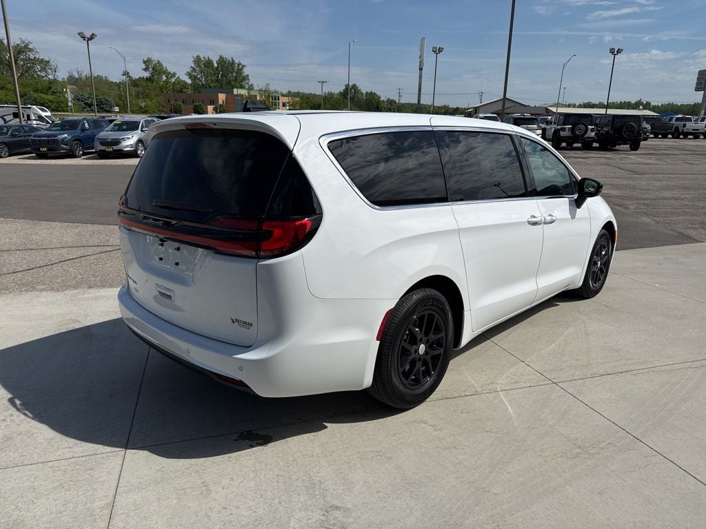 2027 Chrysler Pacifica PACIFICA SELECT