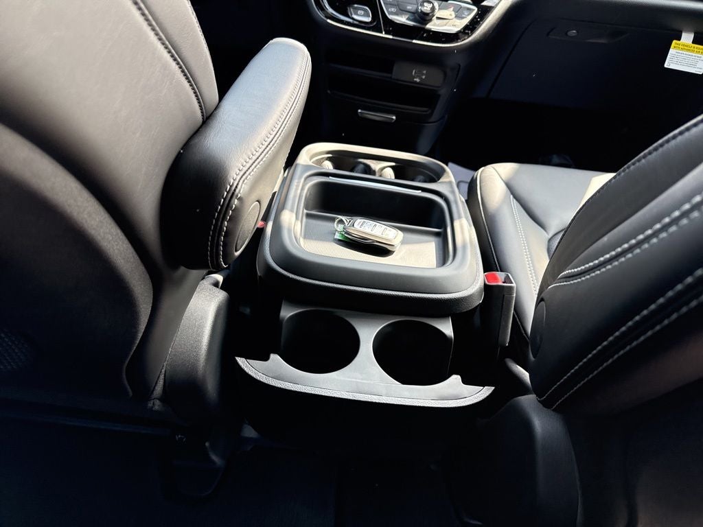 2027 Chrysler Pacifica PACIFICA SELECT