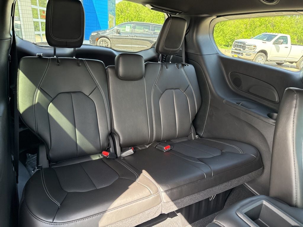 2027 Chrysler Pacifica PACIFICA SELECT