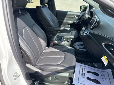 2027 Chrysler Pacifica PACIFICA SELECT