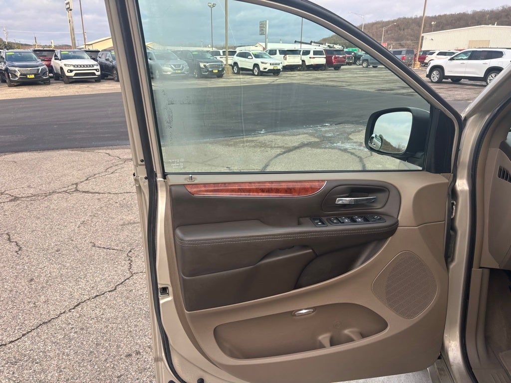 2015 Chrysler Town & Country Touring