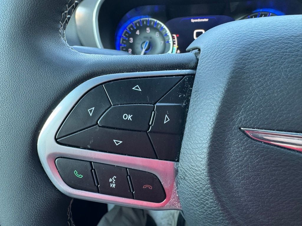 2025 Chrysler Voyager LX