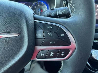 2025 Chrysler Voyager LX