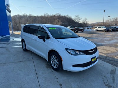 2025 Chrysler Voyager LX