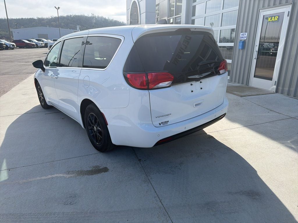 2025 Chrysler Voyager LX