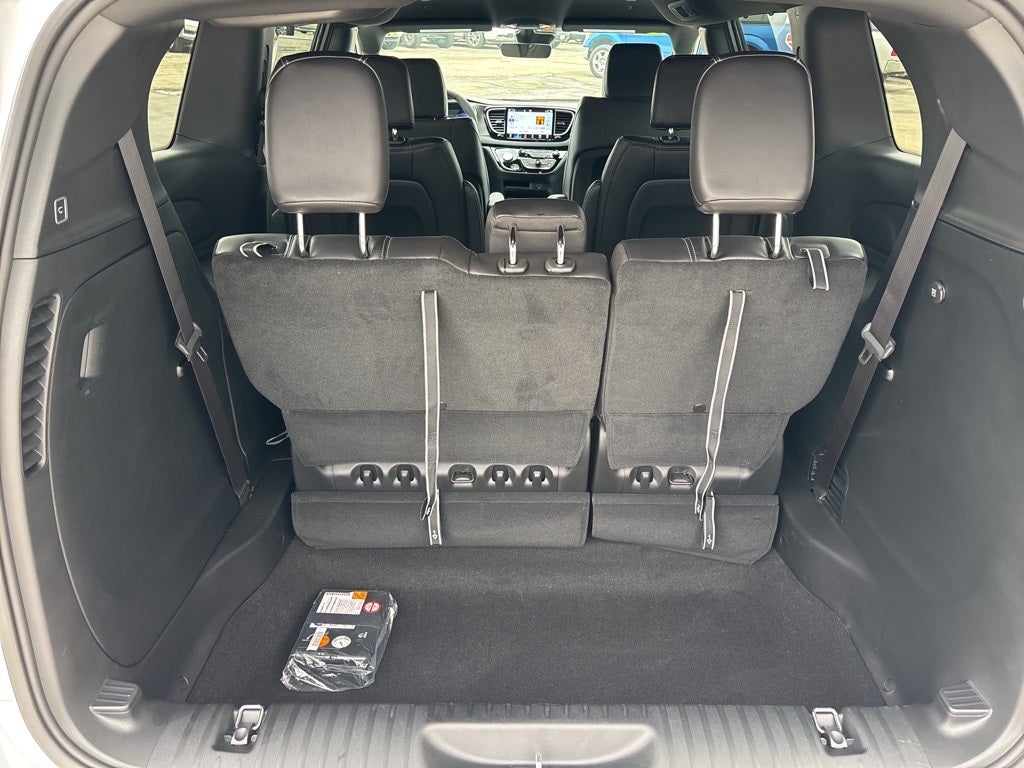 2026 Chrysler Voyager VOYAGER LX