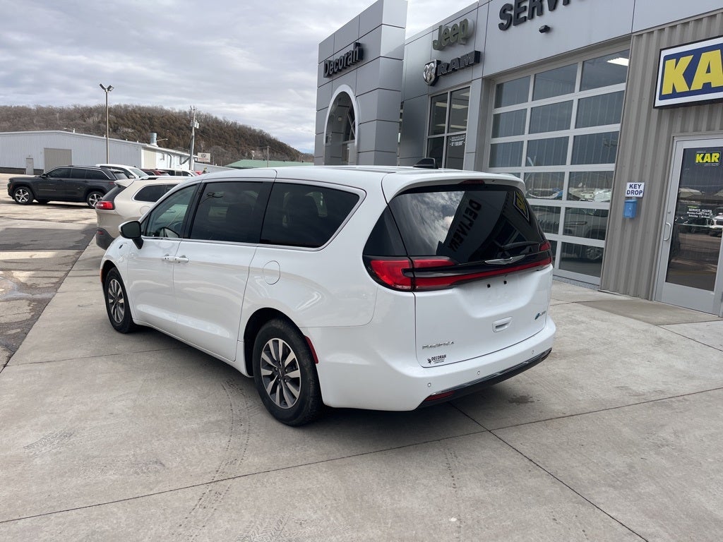 2023 Chrysler Pacifica Hybrid Touring L