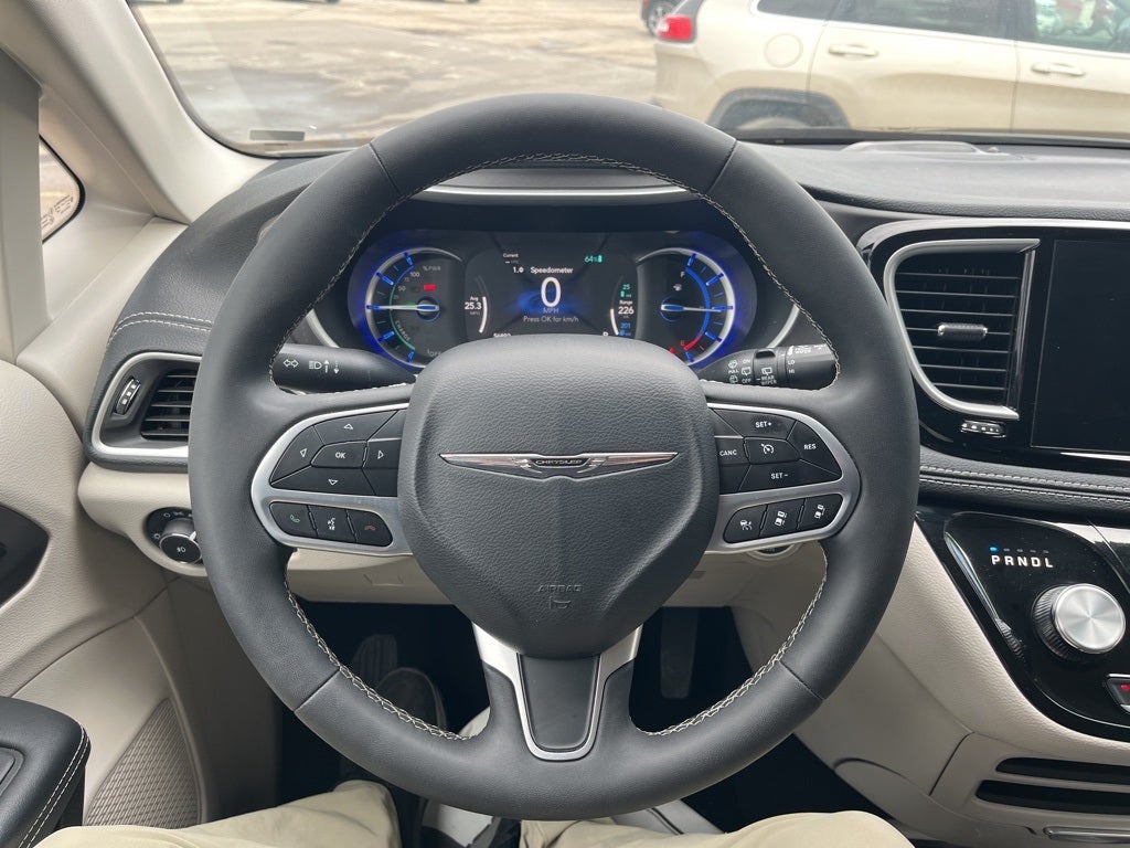 2023 Chrysler Pacifica Hybrid Touring L