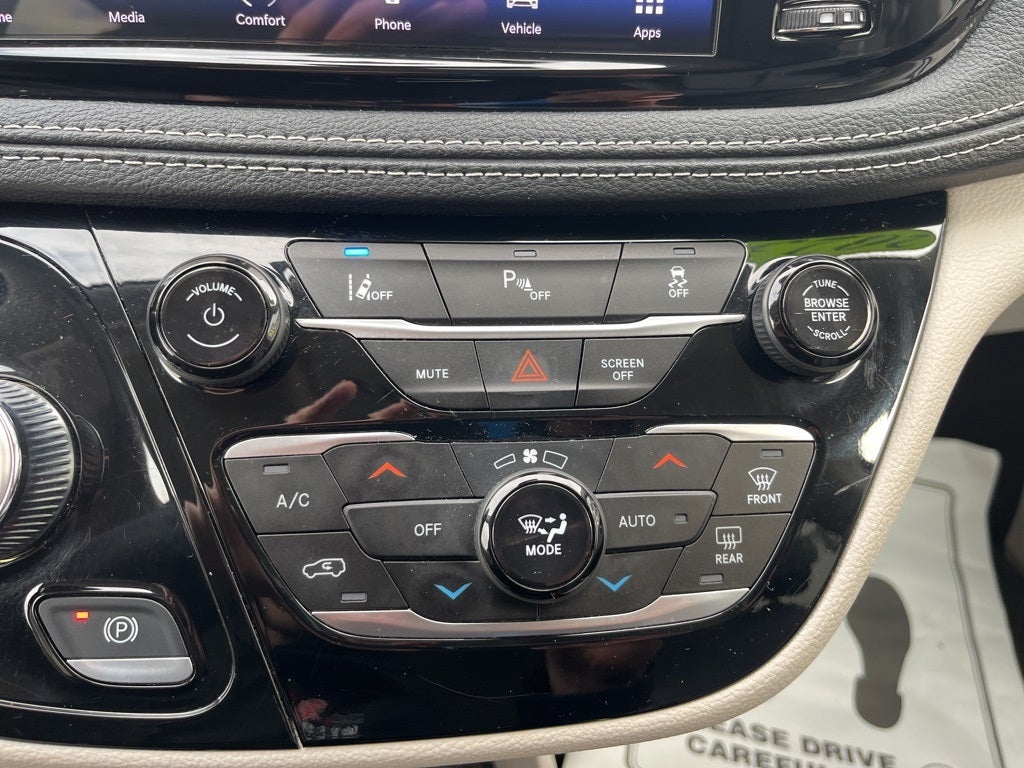 2023 Chrysler Pacifica Hybrid Touring L