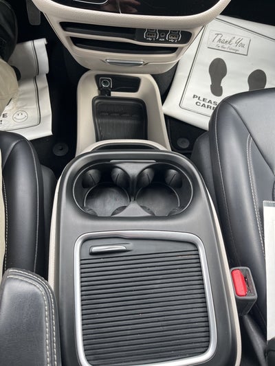 2023 Chrysler Pacifica Hybrid Touring L