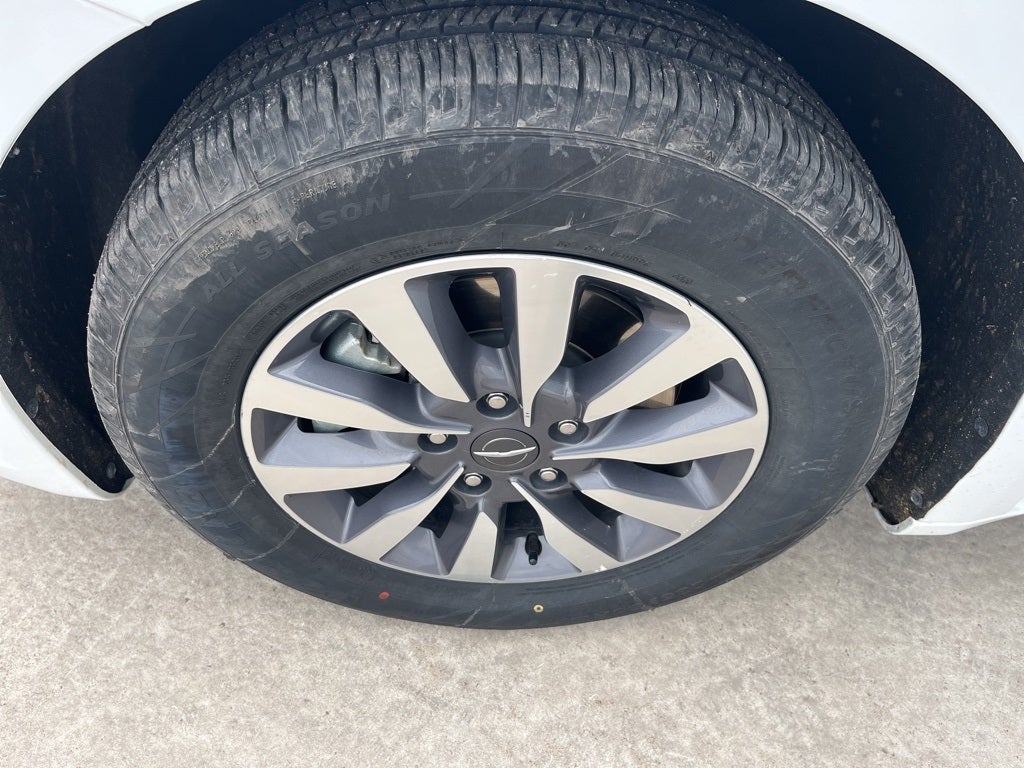 2023 Chrysler Pacifica Hybrid Touring L