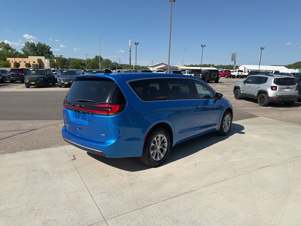 2027 Chrysler Pacifica PACIFICA SELECT AWD