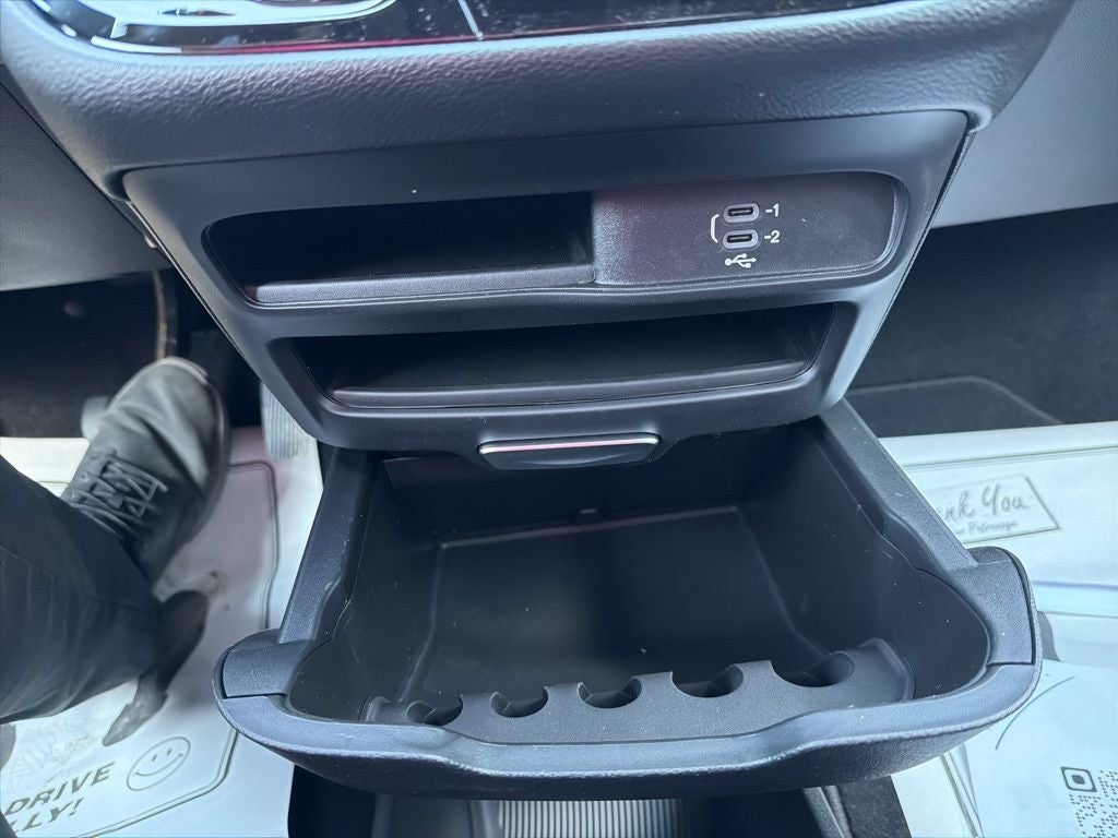 2027 Chrysler Pacifica PACIFICA SELECT AWD