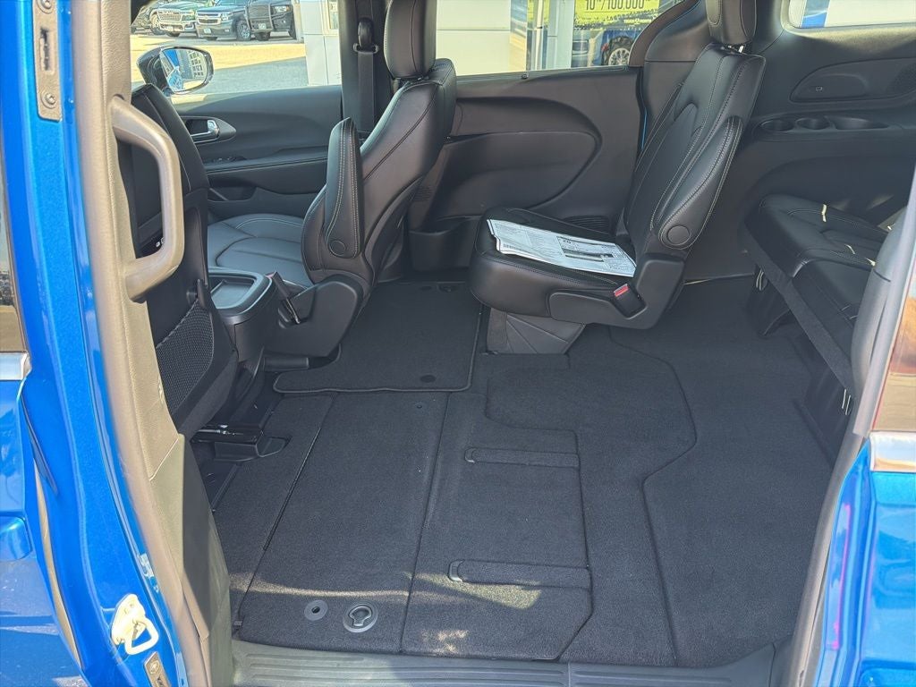 2027 Chrysler Pacifica PACIFICA SELECT AWD