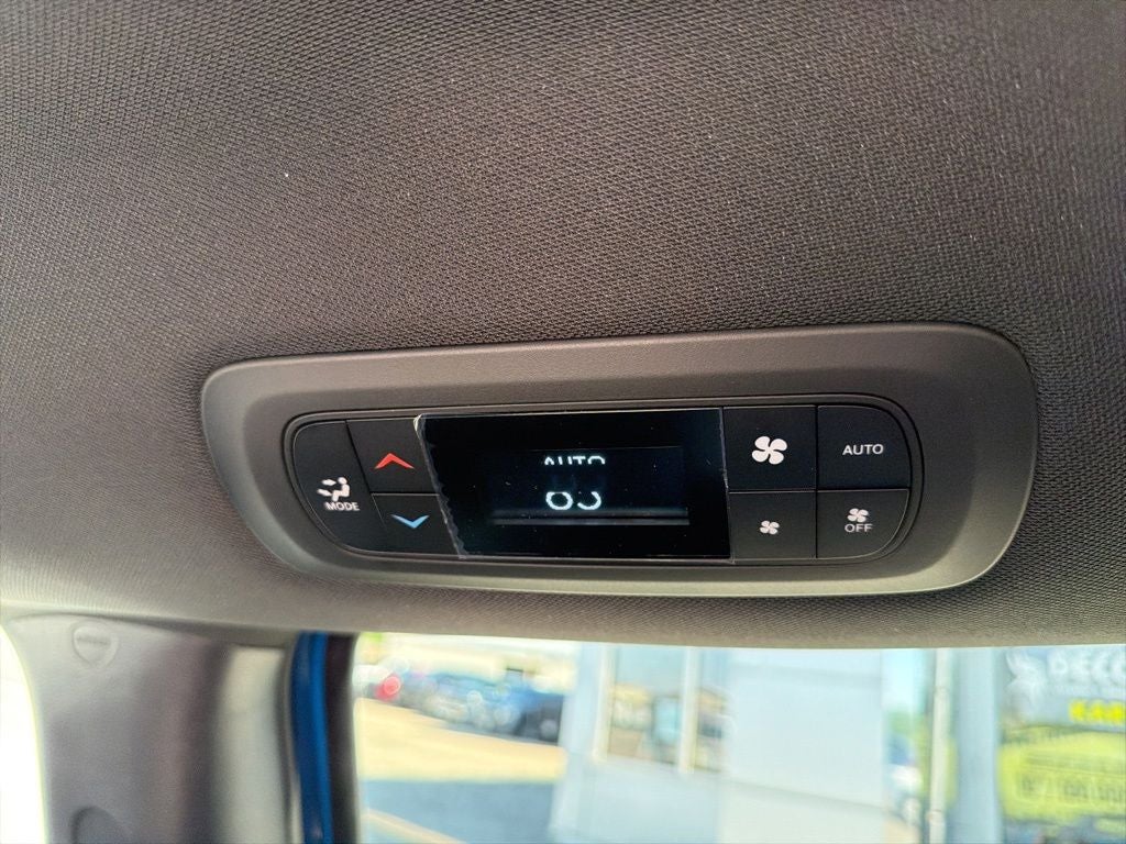 2027 Chrysler Pacifica PACIFICA SELECT AWD