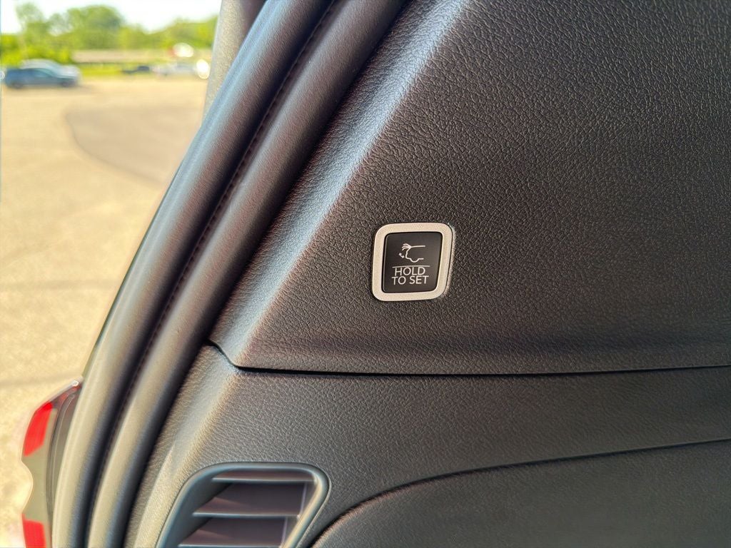 2027 Chrysler Pacifica PACIFICA SELECT AWD