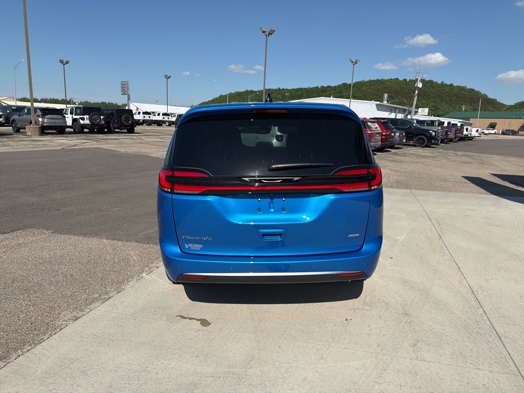 2027 Chrysler Pacifica PACIFICA SELECT AWD