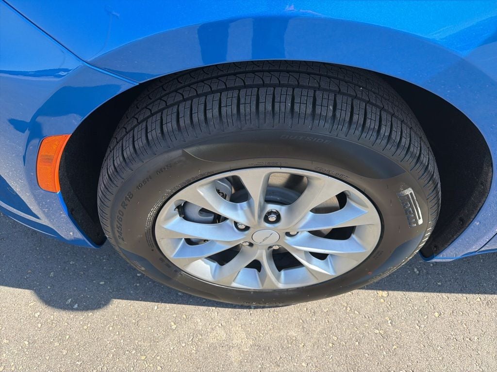 2027 Chrysler Pacifica PACIFICA SELECT AWD