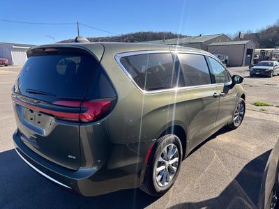 2027 Chrysler Pacifica PACIFICA SELECT AWD