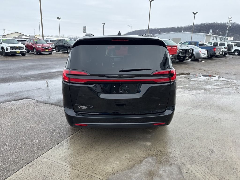2026 Chrysler Pacifica PACIFICA SELECT AWD