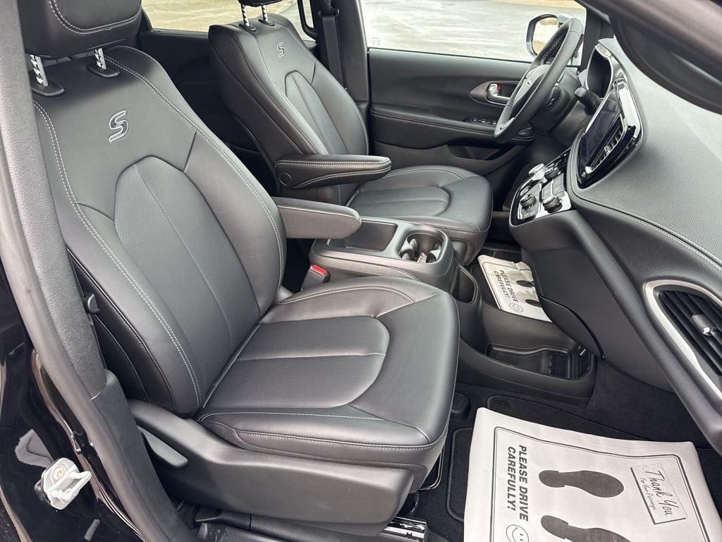 2026 Chrysler Pacifica PACIFICA SELECT AWD