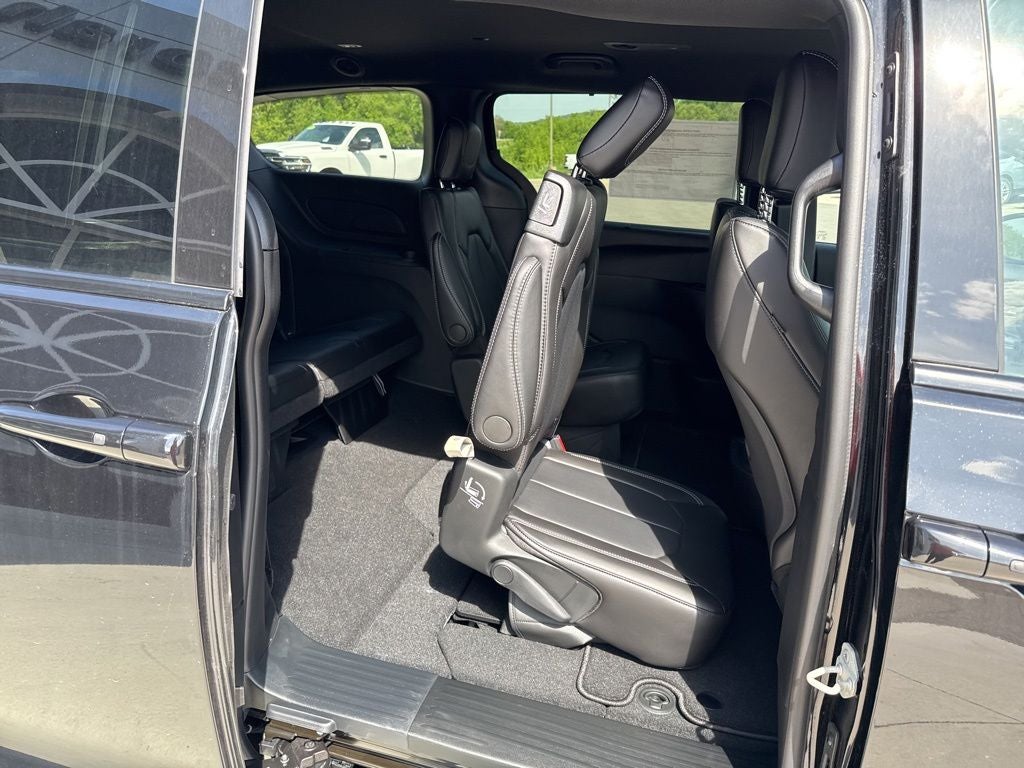 2026 Chrysler Pacifica PACIFICA SELECT AWD