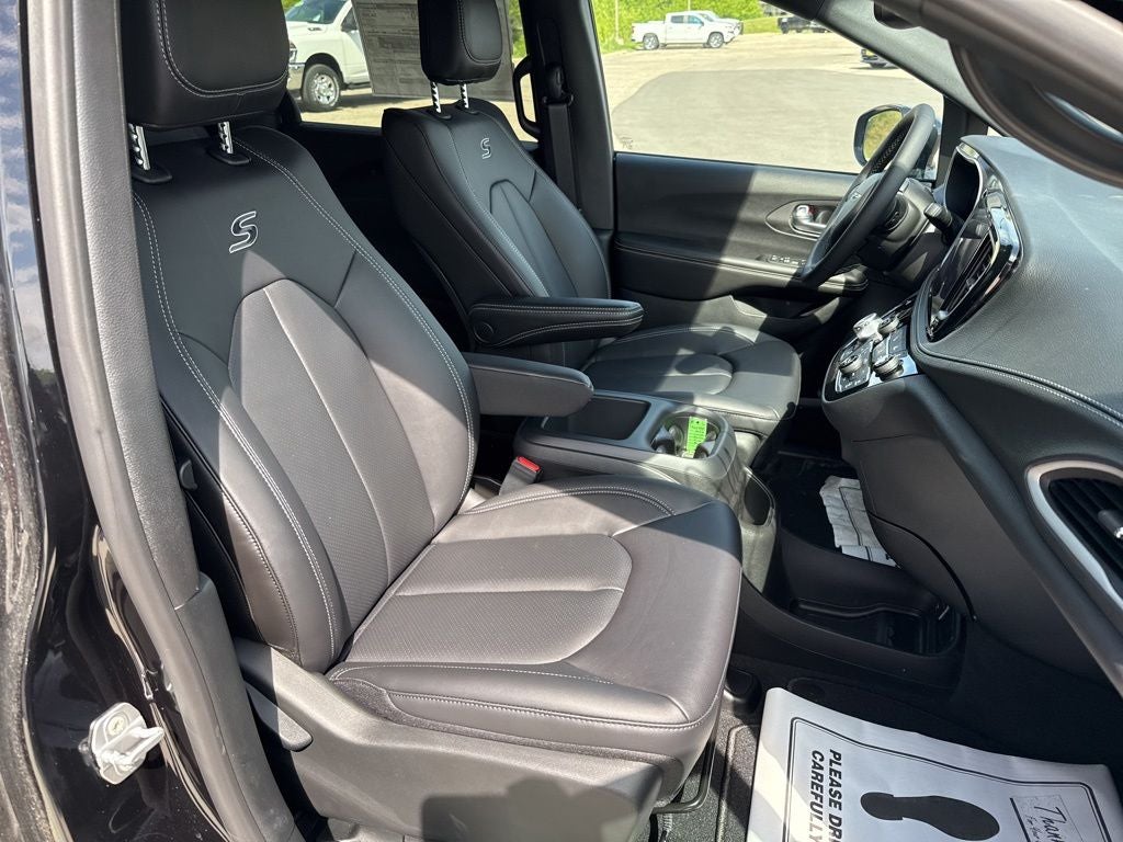 2026 Chrysler Pacifica PACIFICA SELECT AWD