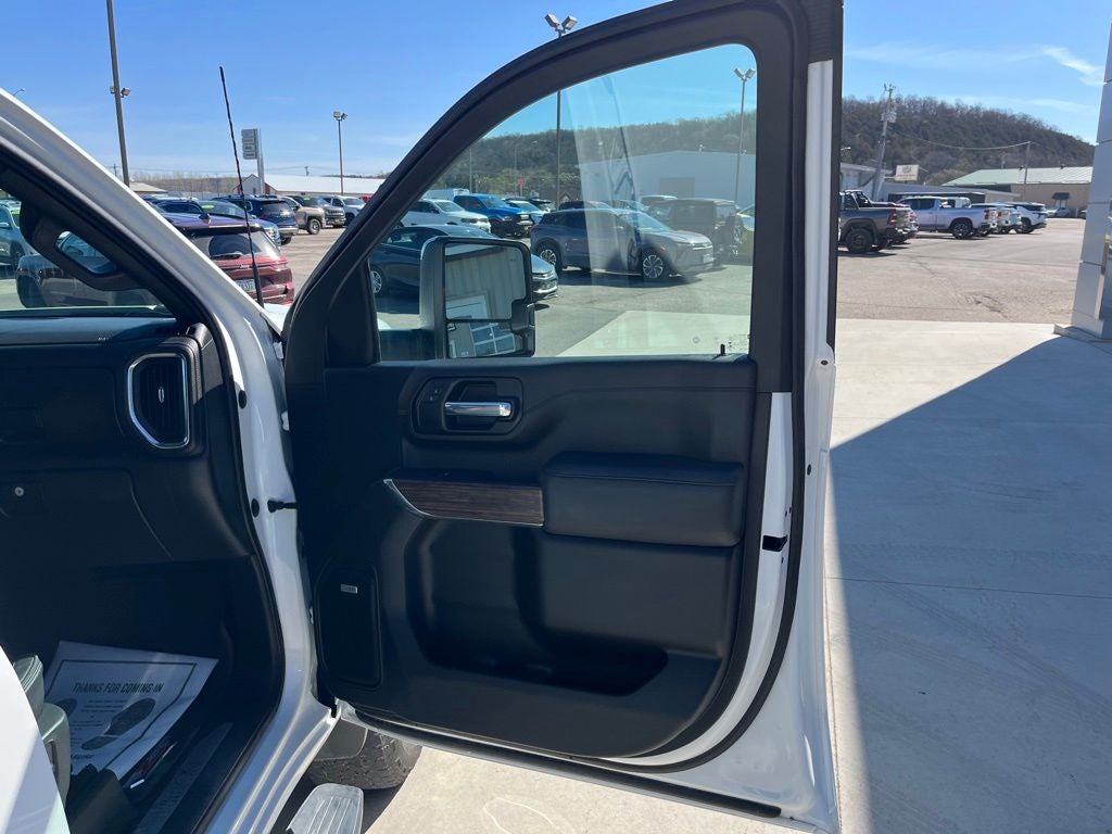 2023 Chevrolet Silverado 3500HD 4WD Crew Cab Standard Bed High Country
