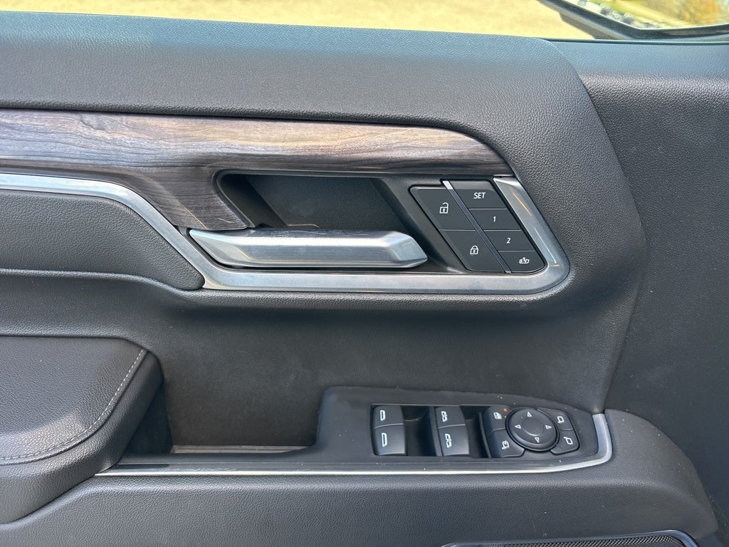 2022 Chevrolet Silverado 1500 4WD Crew Cab Short Bed LTZ