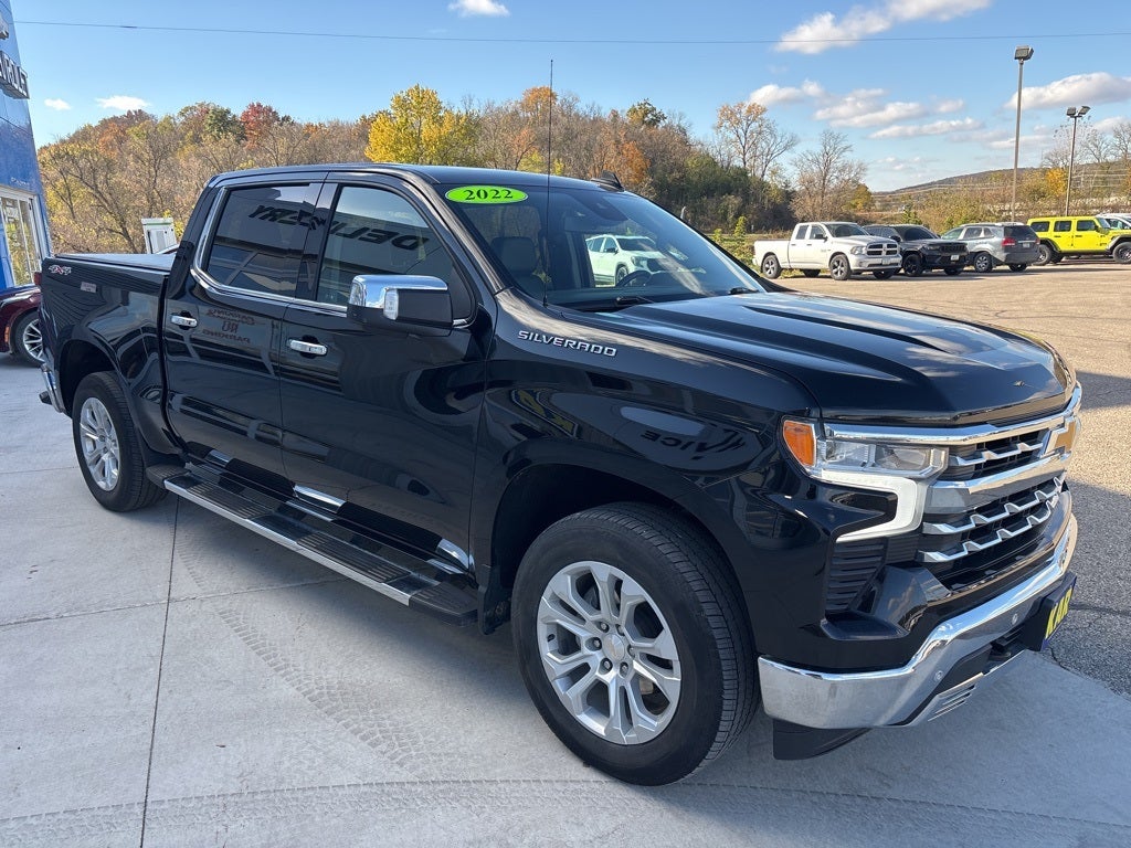 2022 Chevrolet Silverado 1500 4WD Crew Cab Short Bed LTZ