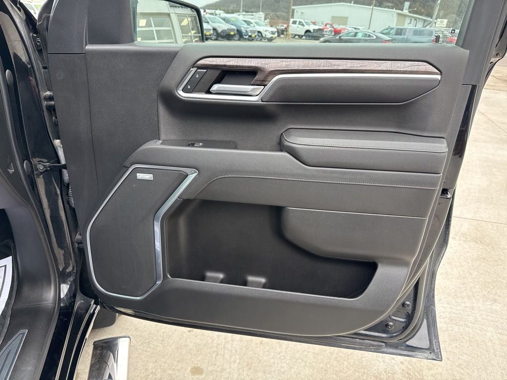 2023 Chevrolet Silverado 1500 4WD Crew Cab Short Bed LTZ