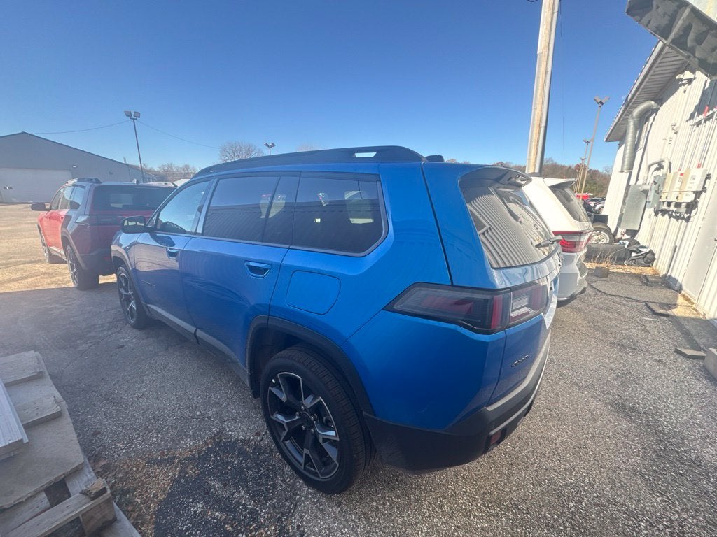2027 Jeep Cherokee CHEROKEE LIMITED 4X4