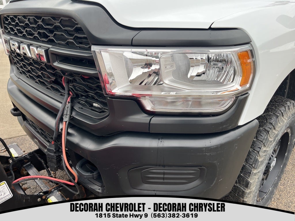 2022 RAM 3500 Tradesman Crew Cab 4x4 8' Box