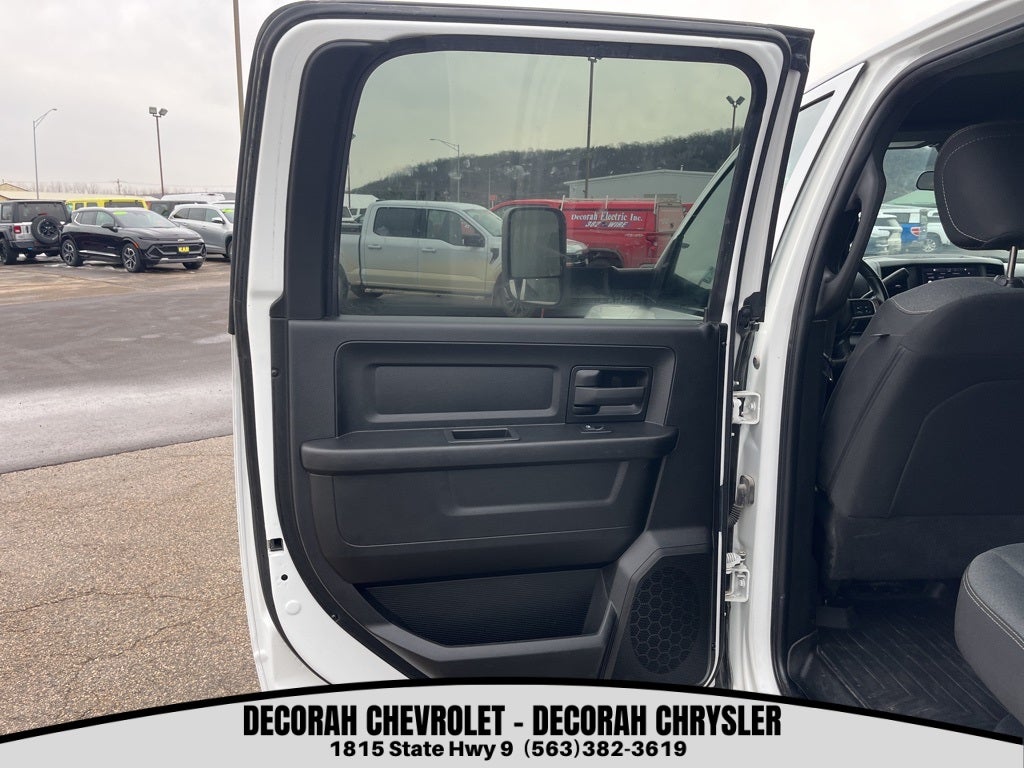 2022 RAM 3500 Tradesman Crew Cab 4x4 8' Box