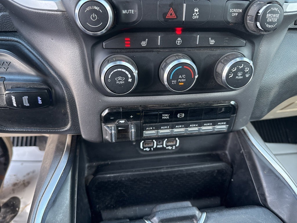 2020 RAM 3500 Big Horn Crew Cab 4x4 8' Box