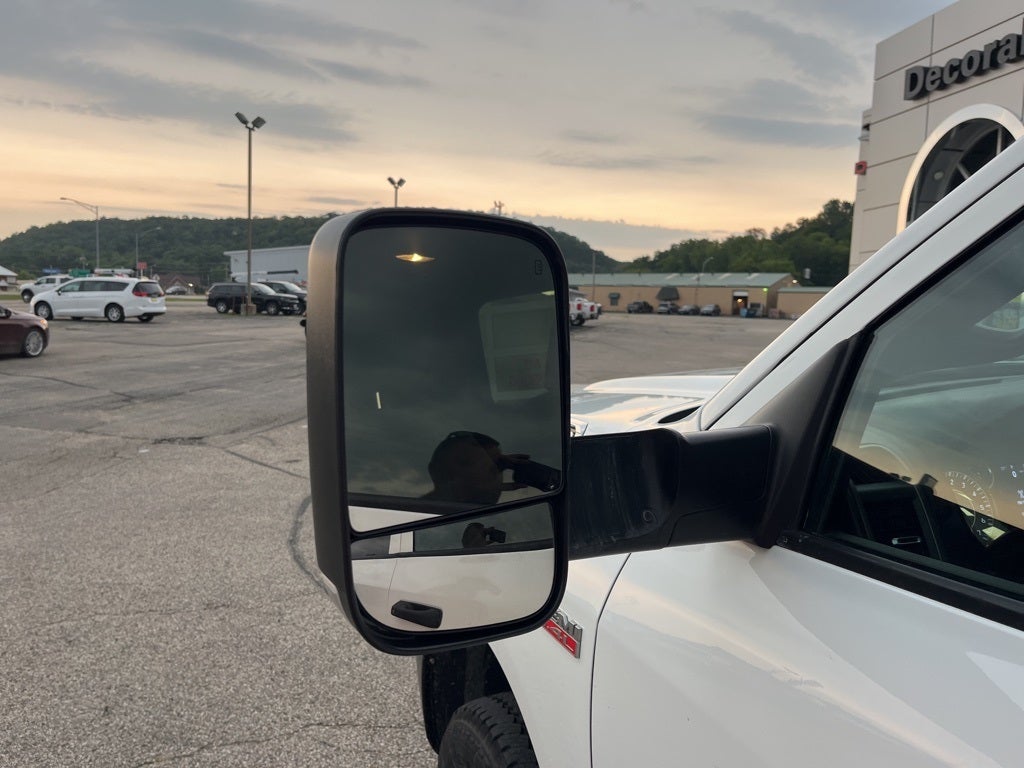 2022 RAM 2500 Tradesman Crew Cab 4x4 6'4' Box