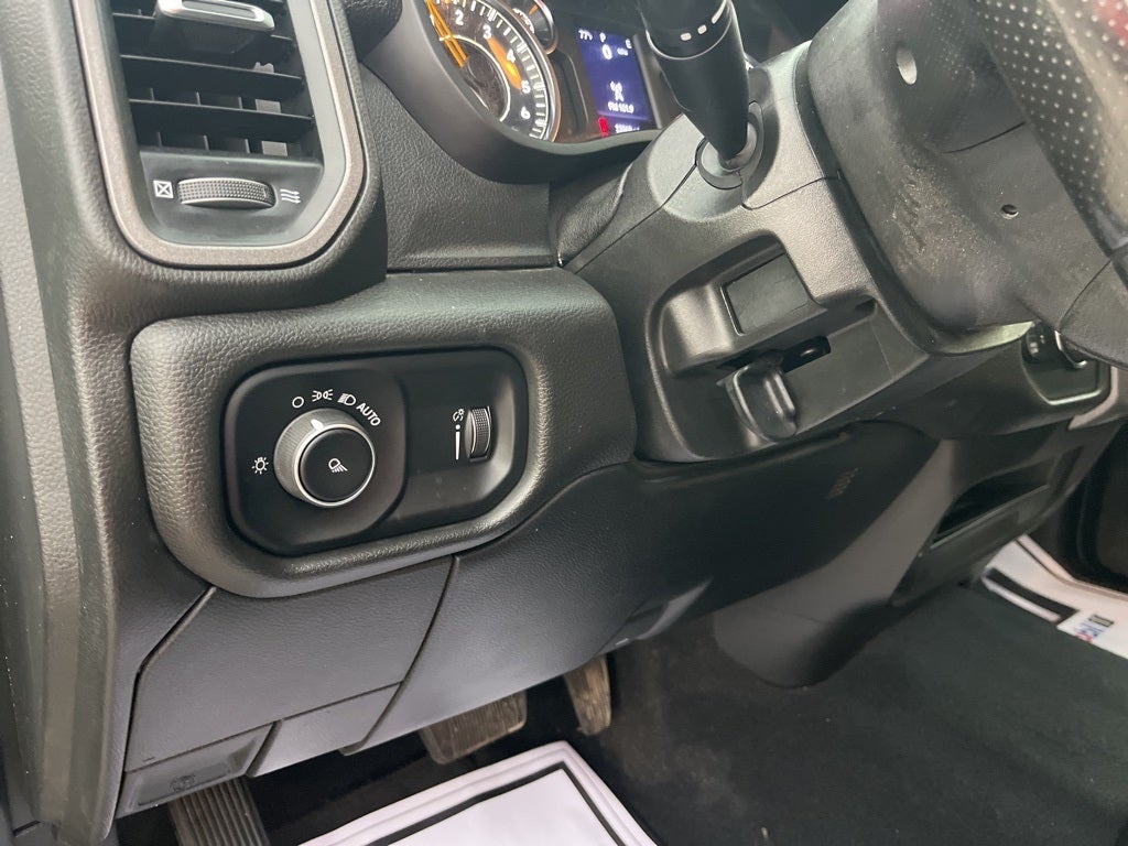 2022 RAM 2500 Tradesman Crew Cab 4x4 6'4' Box