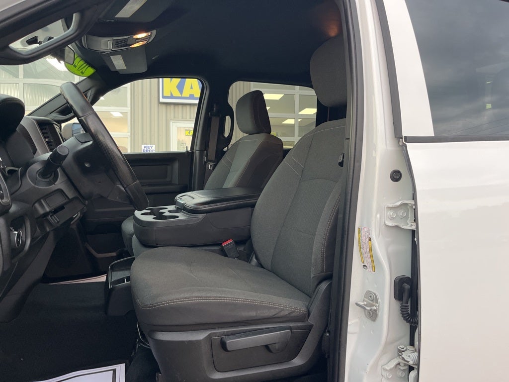 2022 RAM 2500 Tradesman Crew Cab 4x4 6'4' Box