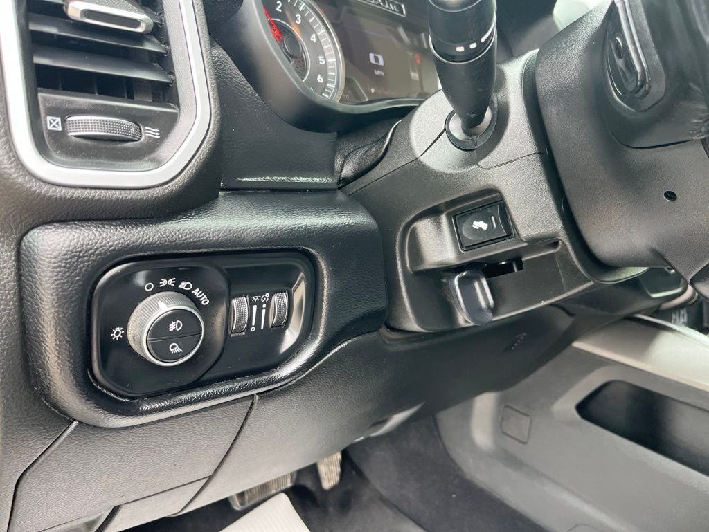 2020 RAM 2500 Big Horn Crew Cab 4x4 6'4' Box