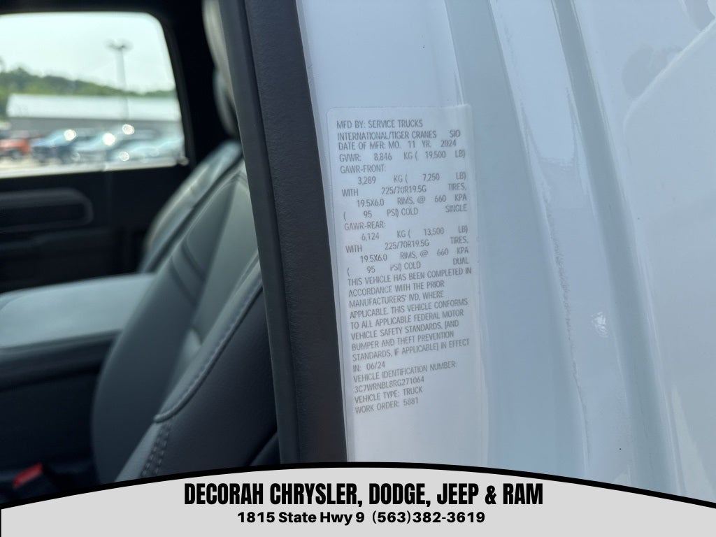 2024 RAM Ram 5500 Chassis Cab RAM 5500 TRADESMAN CHASSIS REGULAR CAB 4X4 84' CA