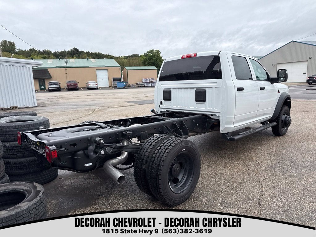 2027 RAM Ram 5500 Chassis Cab RAM 5500 TRADESMAN CHASSIS CREW CAB 4X4 60' CA