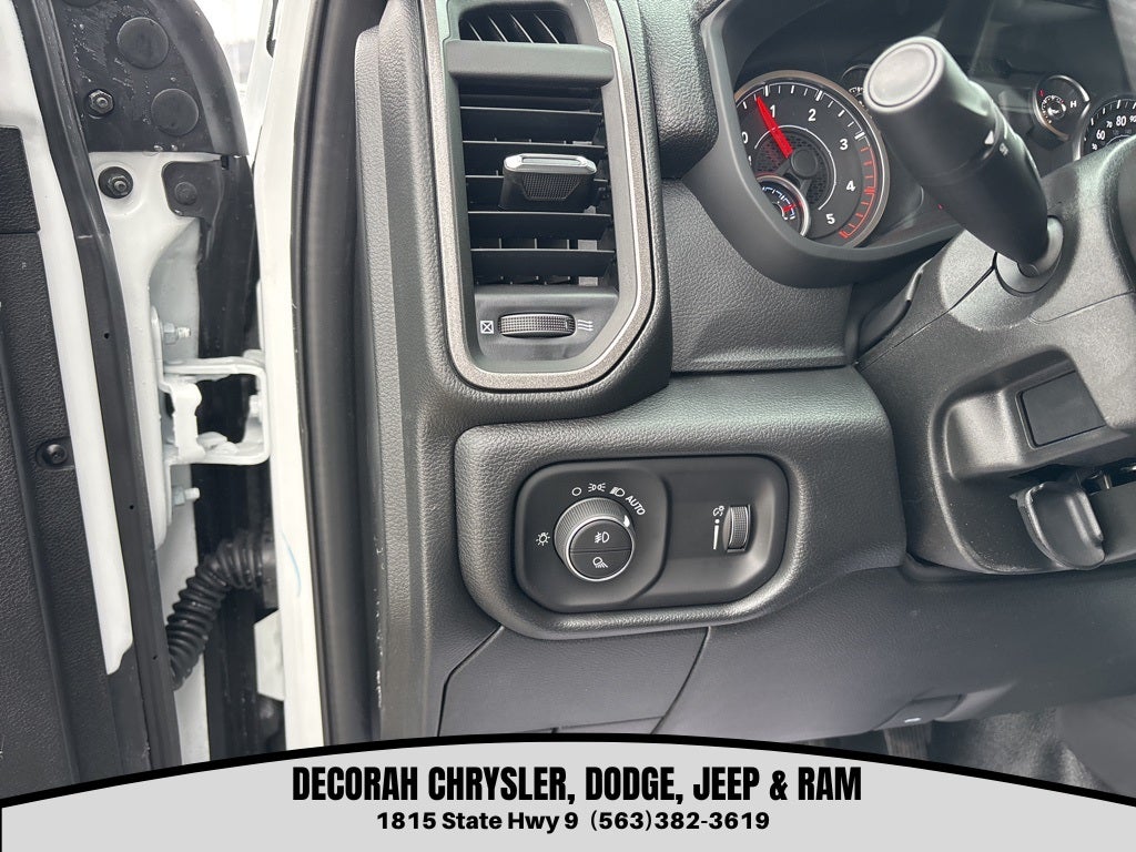 2026 RAM Ram 5500 Chassis Cab RAM 5500 TRADESMAN CHASSIS CREW CAB 4X4 84' CA