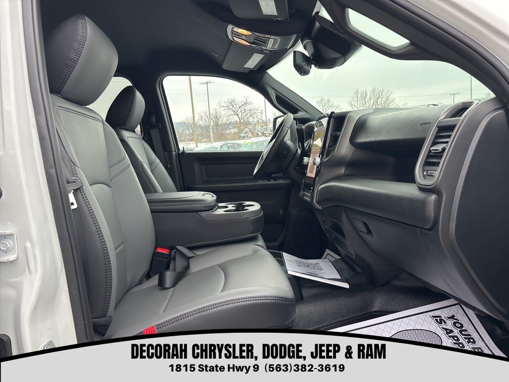 2026 RAM Ram 5500 Chassis Cab RAM 5500 TRADESMAN CHASSIS CREW CAB 4X4 84' CA