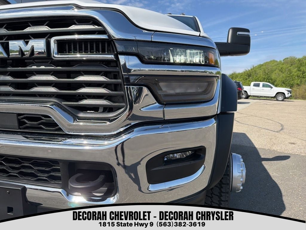 2026 RAM Ram 5500 Chassis Cab RAM 5500 TRADESMAN CHASSIS CREW CAB 4X4 84' CA