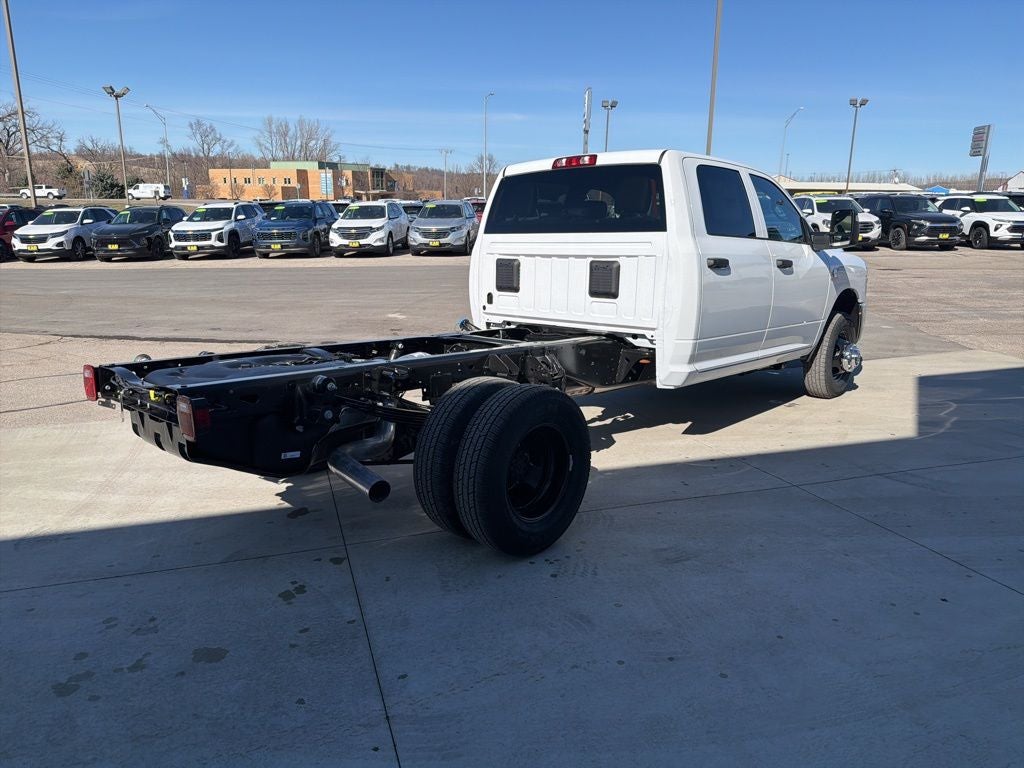 2026 RAM Ram 3500 Chassis Cab RAM 3500 TRADESMAN CREW CAB CHASSIS 4X4 60' CA