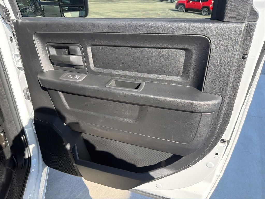 2026 RAM Ram 3500 Chassis Cab RAM 3500 TRADESMAN CREW CAB CHASSIS 4X4 60' CA