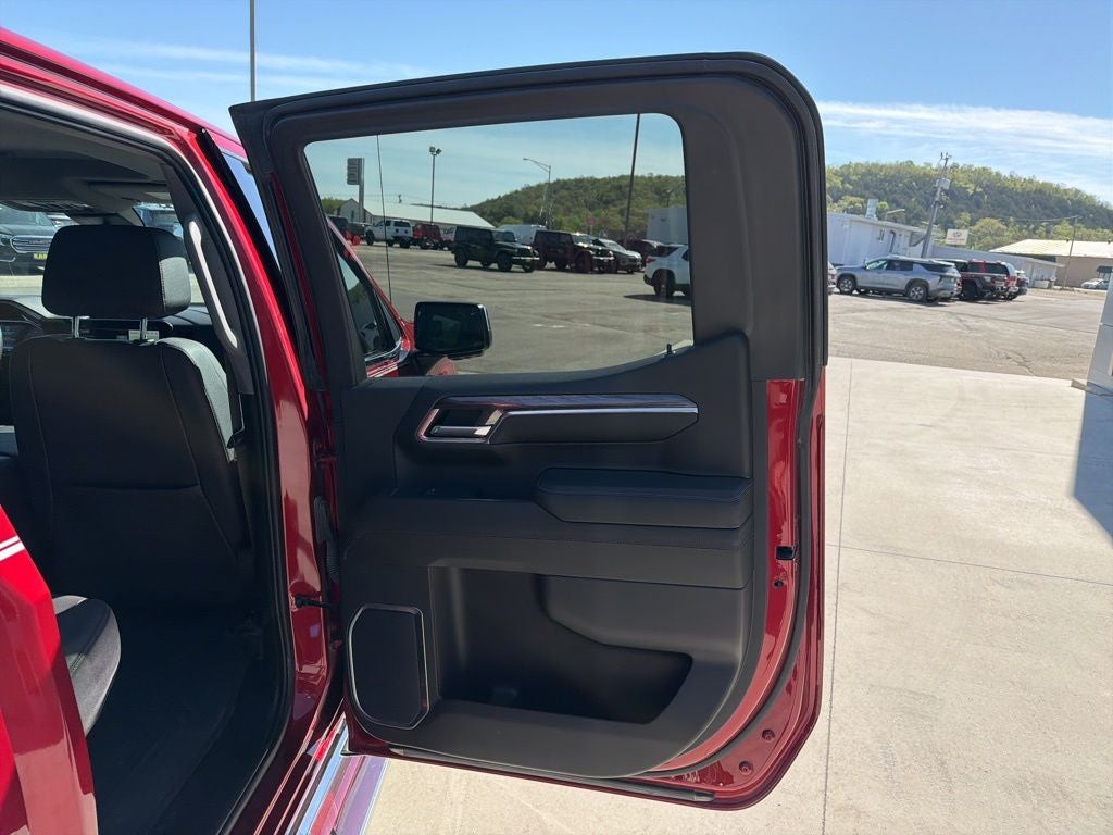 2023 Chevrolet Silverado 1500 4WD Crew Cab Short Bed LTZ