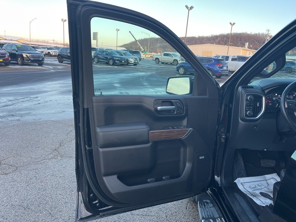 2021 Chevrolet Silverado 1500 4WD Crew Cab Short Bed High Country