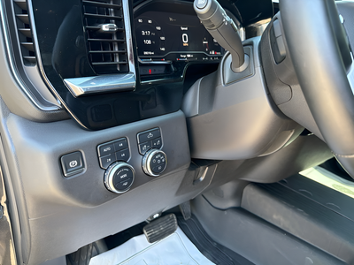 2024 GMC Sierra 1500 4WD Crew Cab Short Box Elevation with 3SB