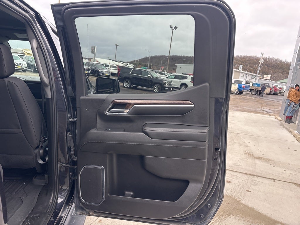 2024 GMC Sierra 1500 4WD Crew Cab Short Box Elevation with 3SB